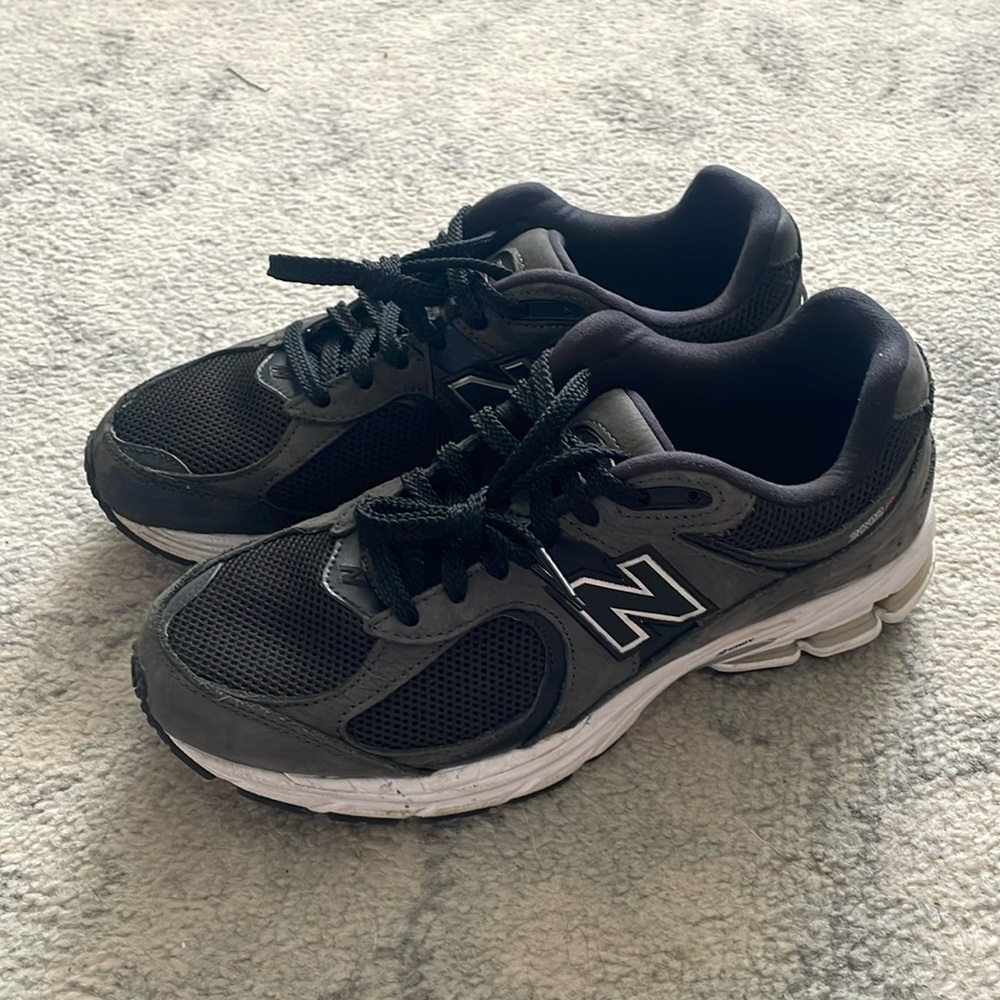 New Balance 2002r